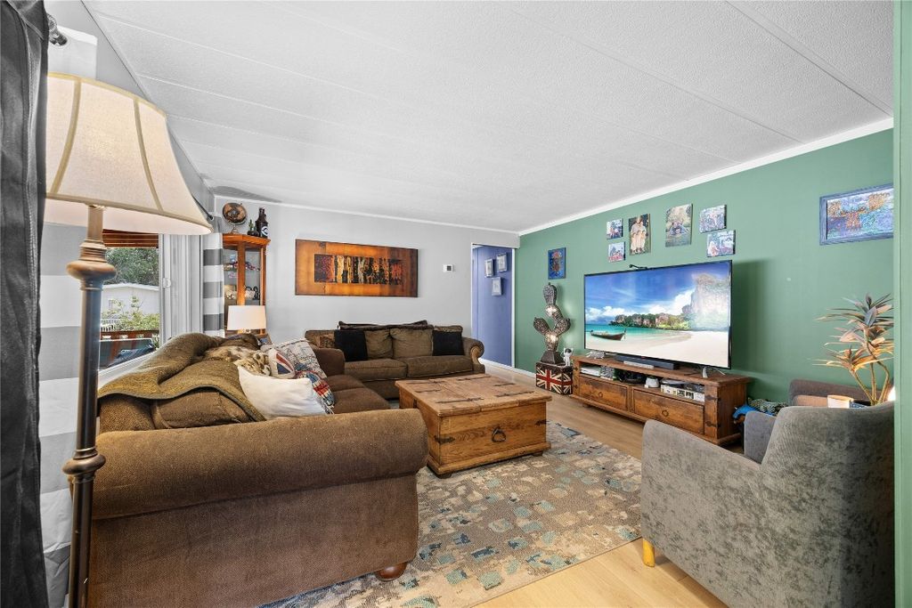 listing image 16517861083975087545