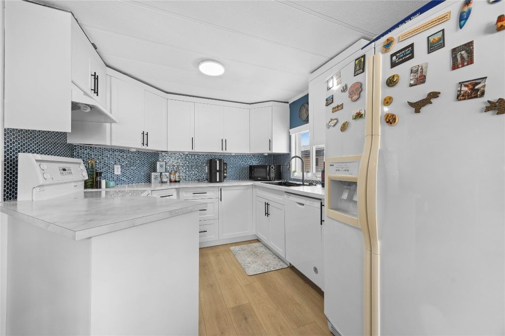 listing image 16515720054449975657