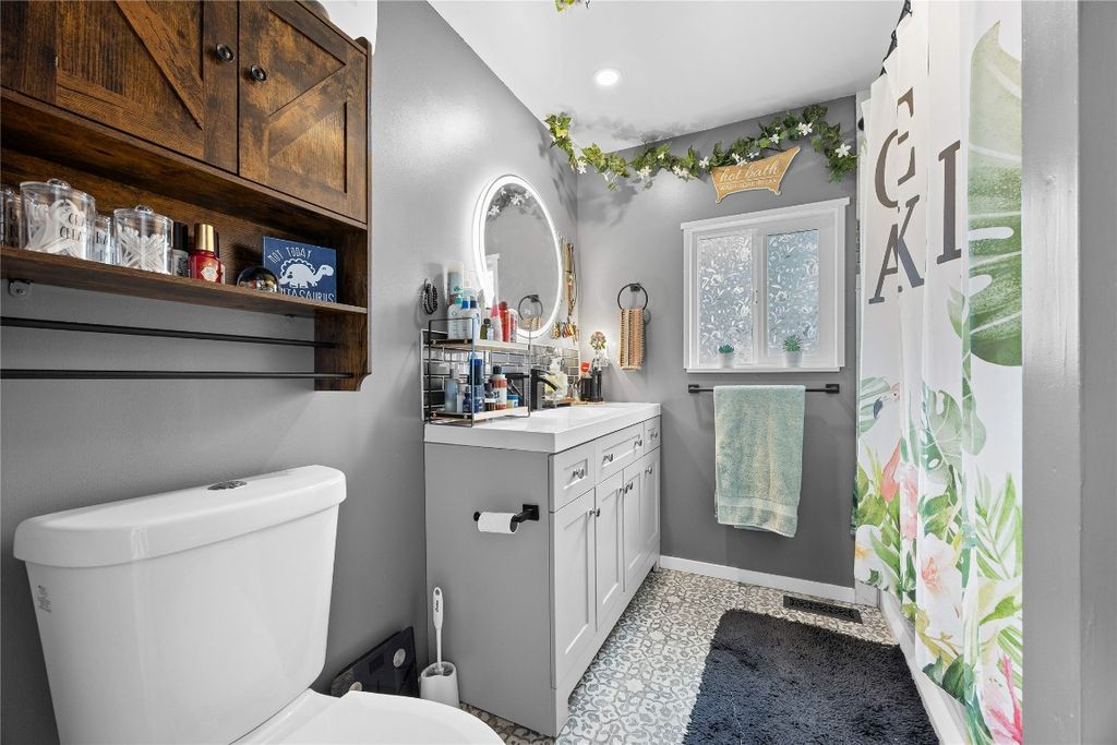 listing image 16517253225189648199