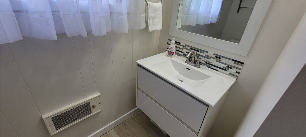 listing image 16512407930620742192
