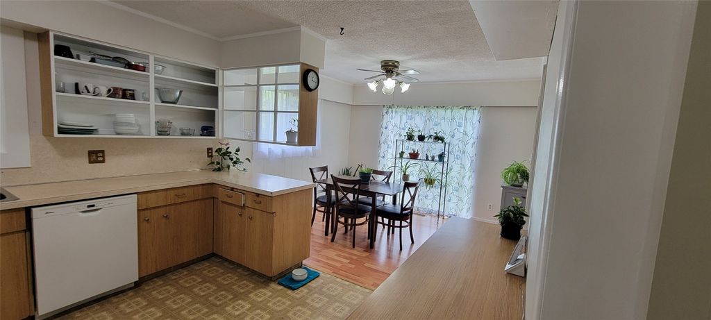 listing image 16511158676957775270