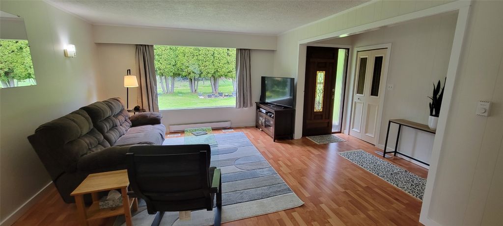 listing image 16513888117464157927