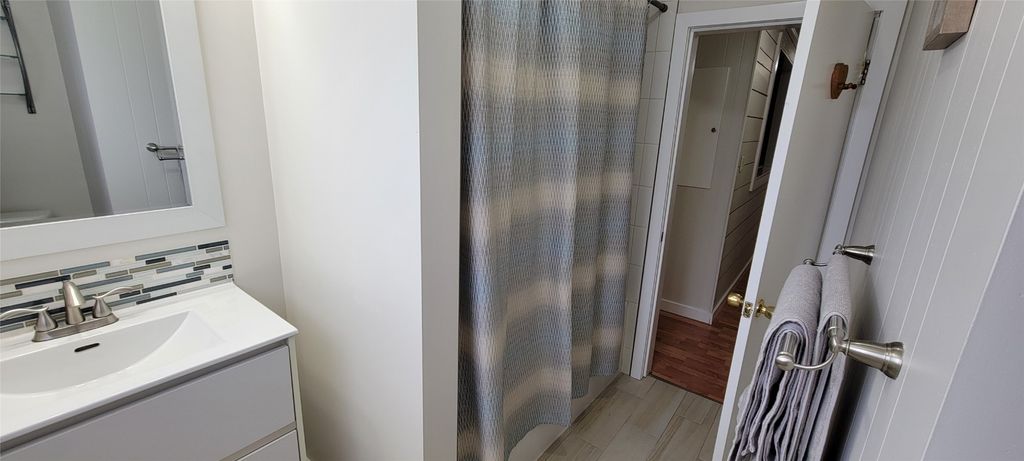 listing image 16514300912654964741