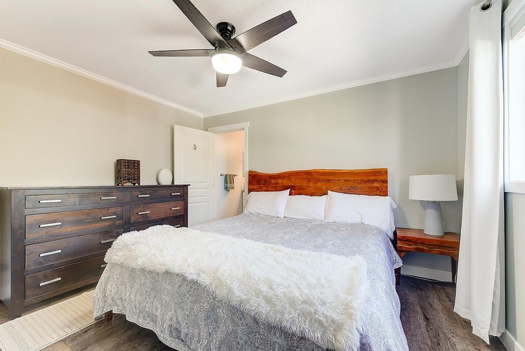 listing image 16517998193061904266