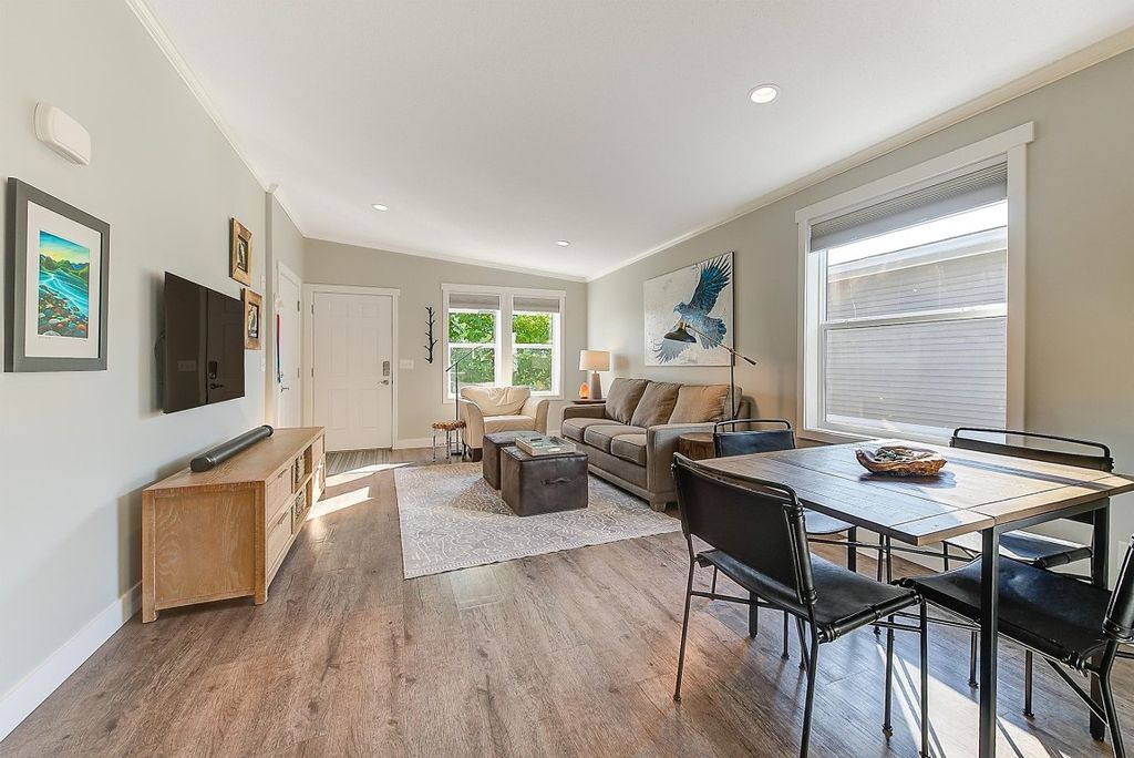 listing image 16517330391088913814