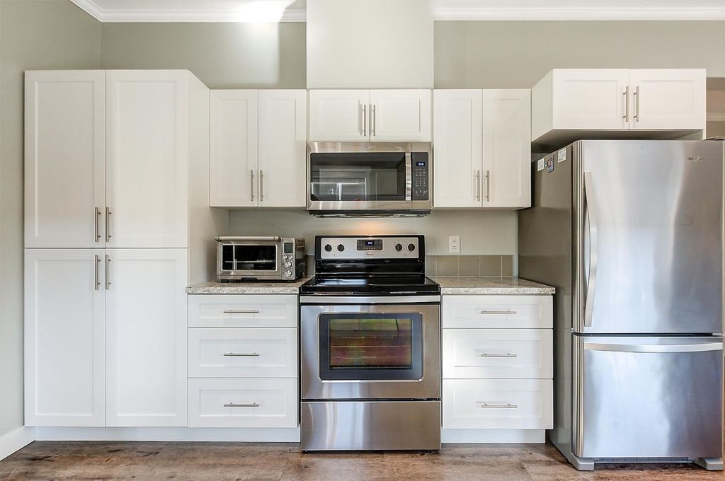 listing image 16513635005975732668