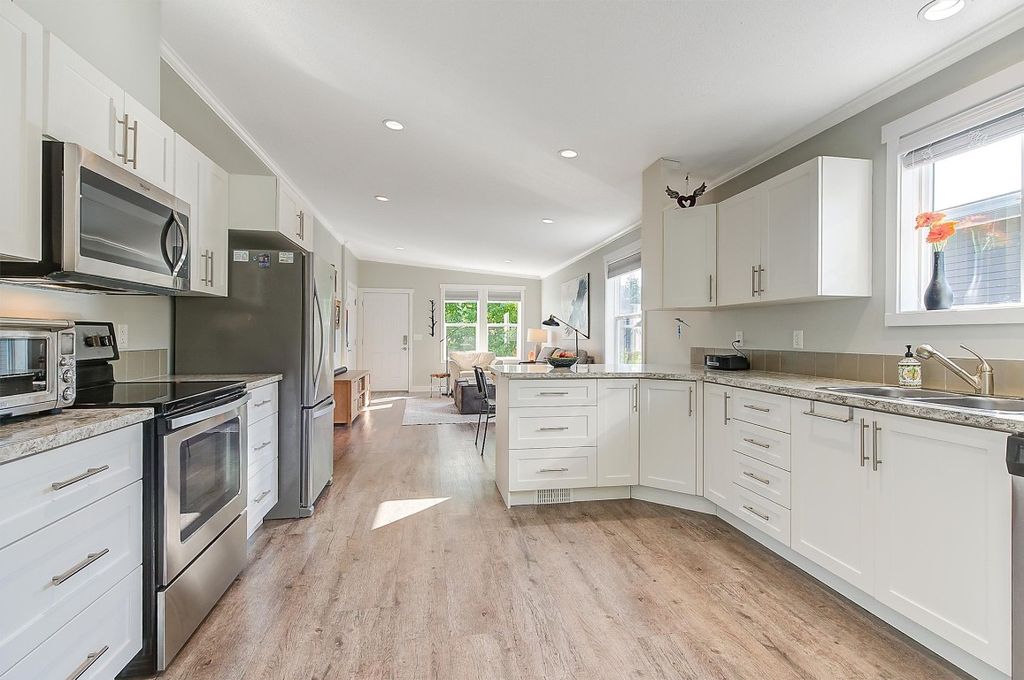 listing image 16515502784523529415