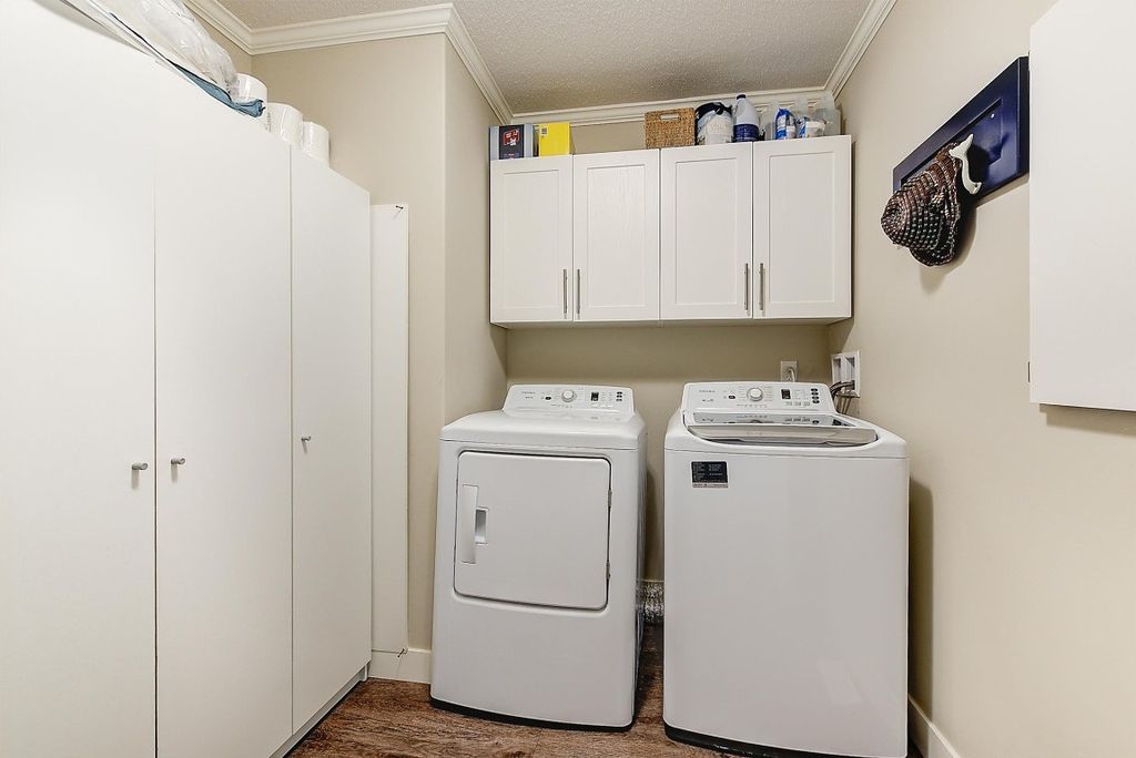 listing image 16514464203802439016