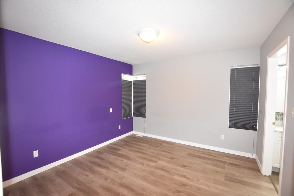 listing image 16517650993670766849