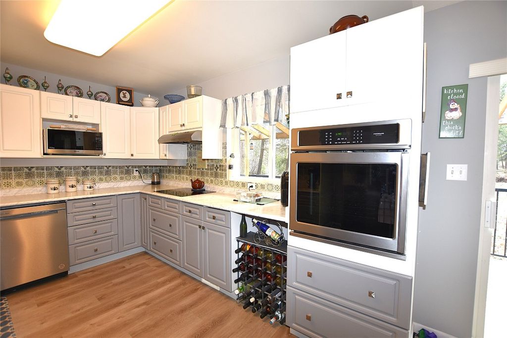 listing image 16513314883379319450