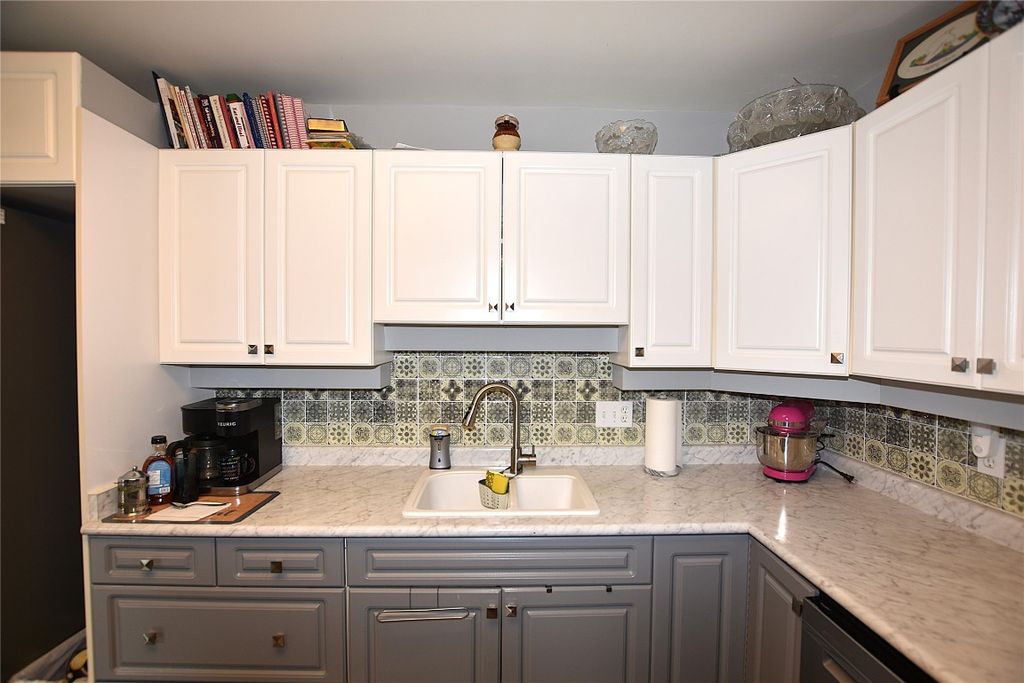 listing image 16510787408368705436