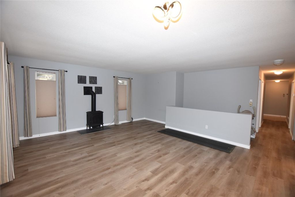 listing image 16513101342172837813