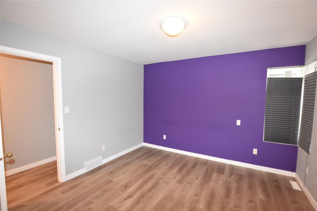 listing image 16512427767499348885