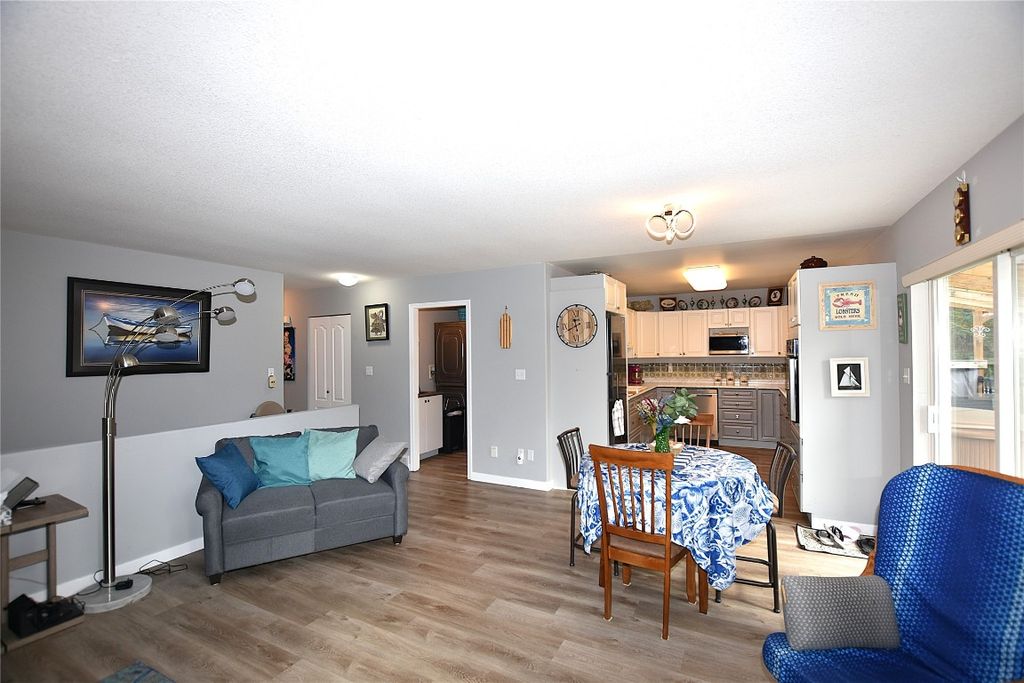 listing image 16516175505638398159