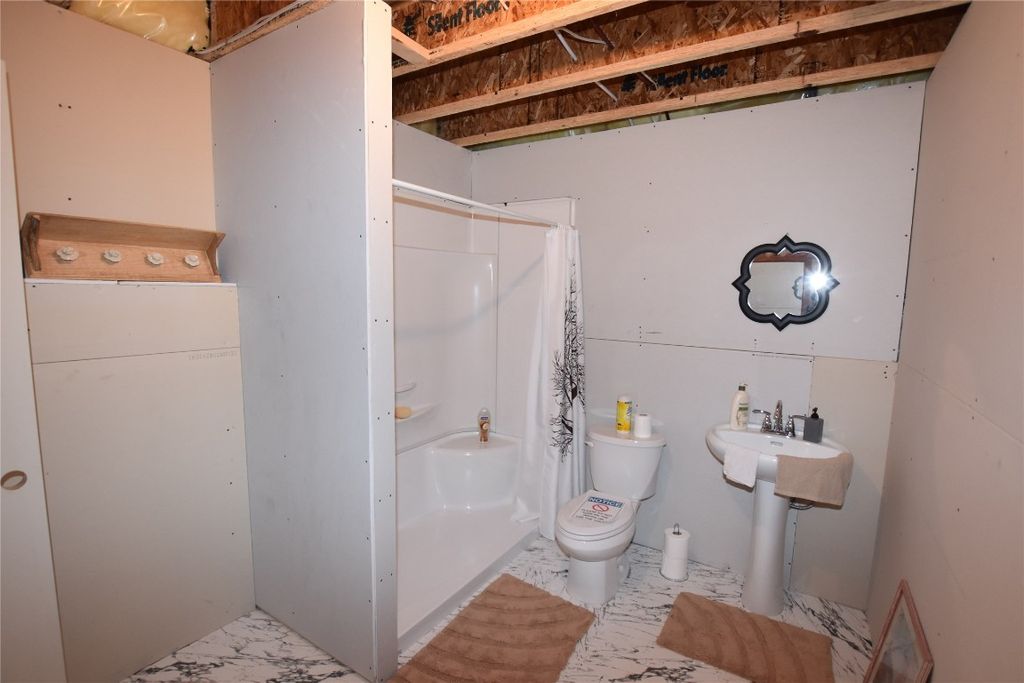 listing image 16517855395222160304