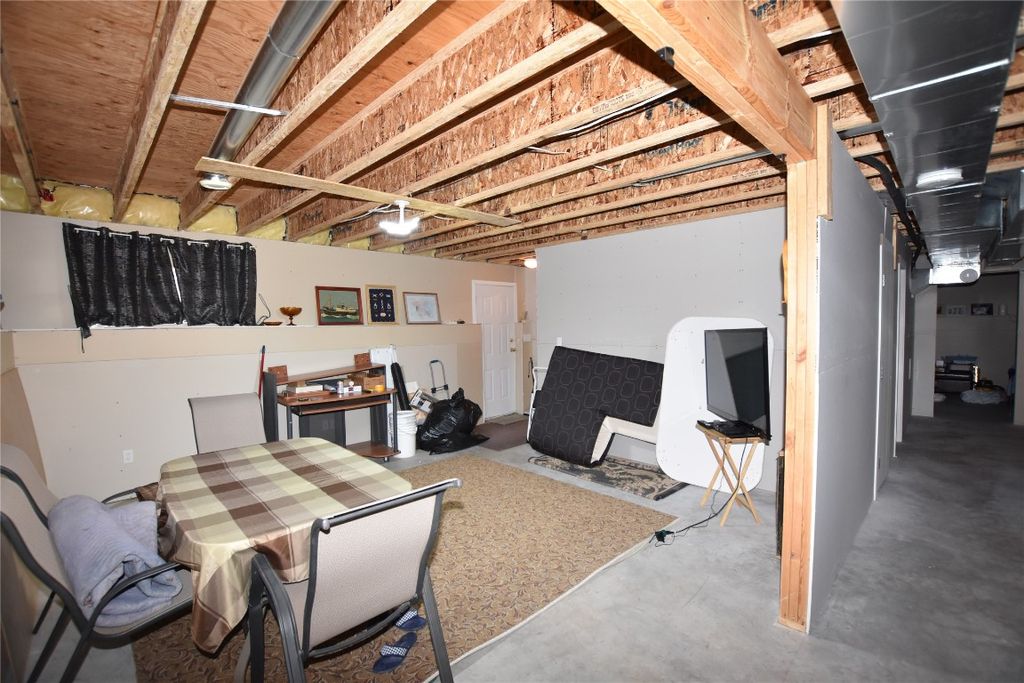 listing image 16518118703010396558