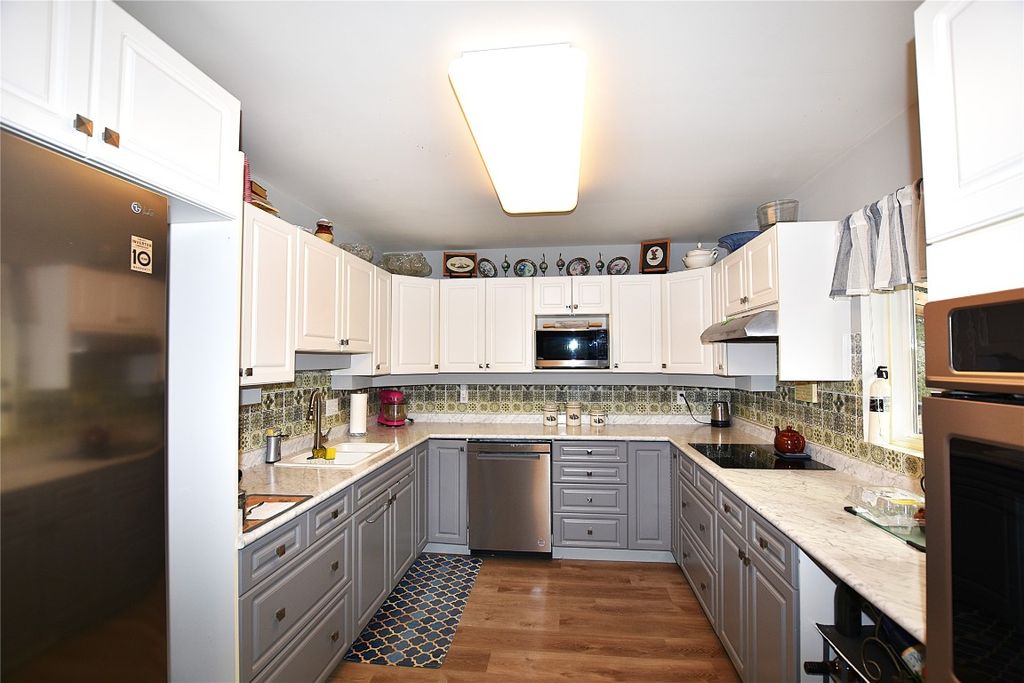 listing image 16515904293069701270