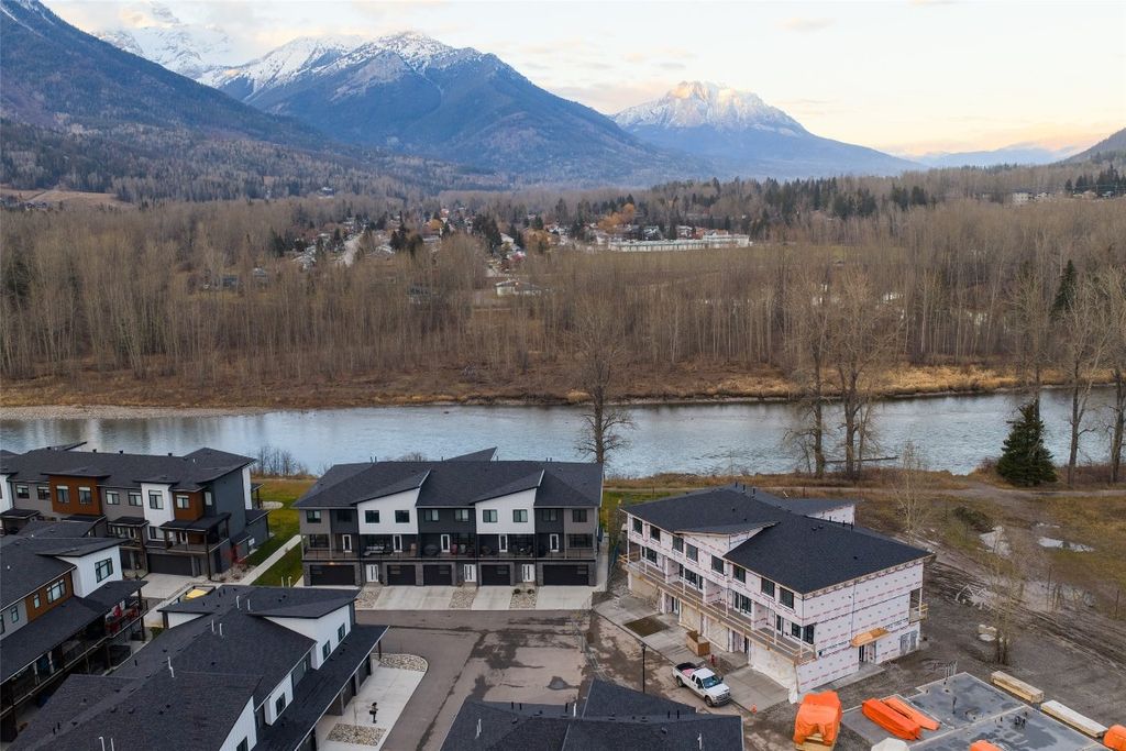 listing image 16514796091253626615