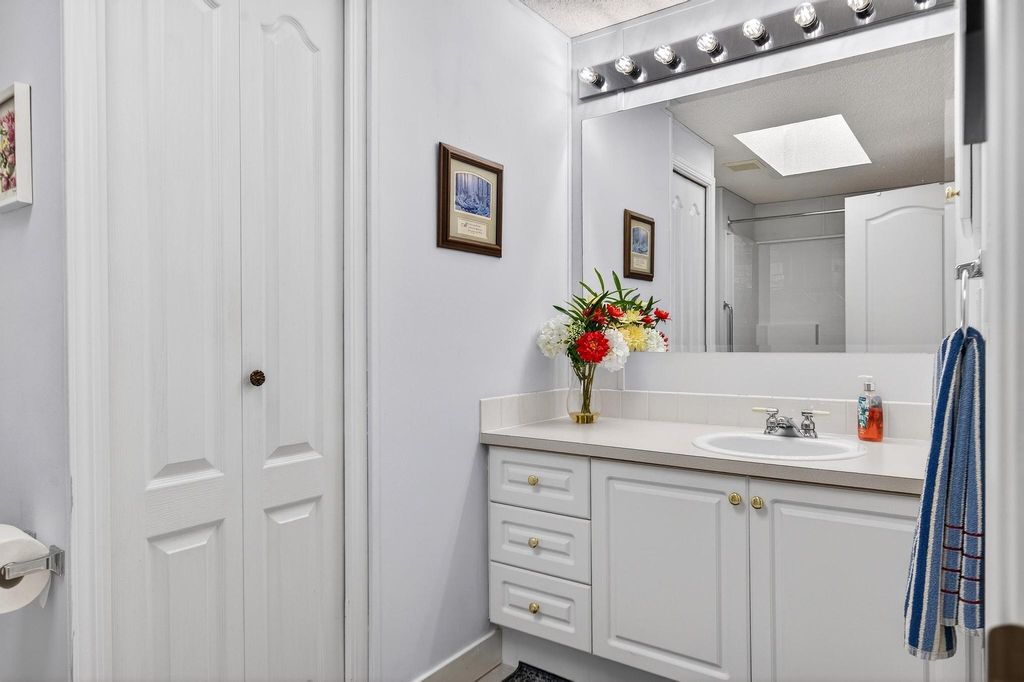 listing image 16511422015460980800