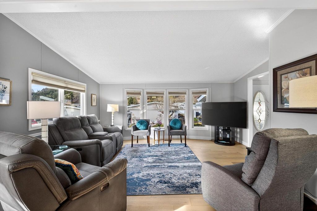 listing image 16510126243852461641