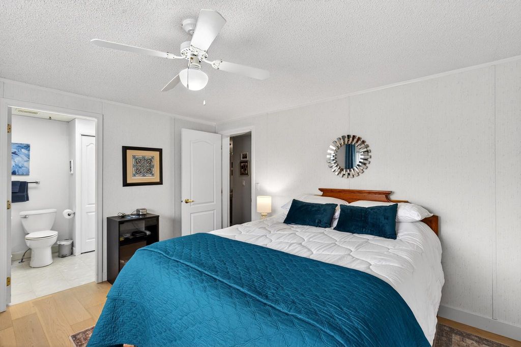 listing image 16511835565630624360