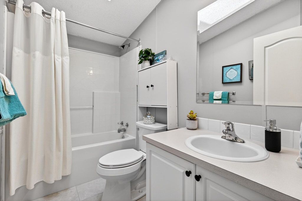 listing image 16519374642402420087