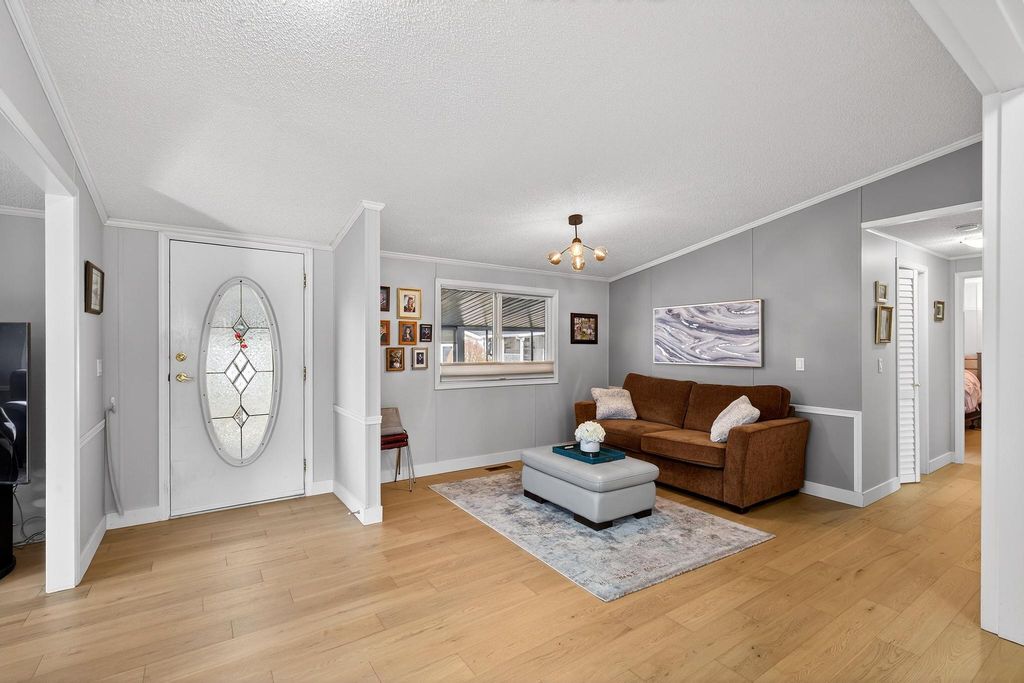 listing image 16511192939553323898