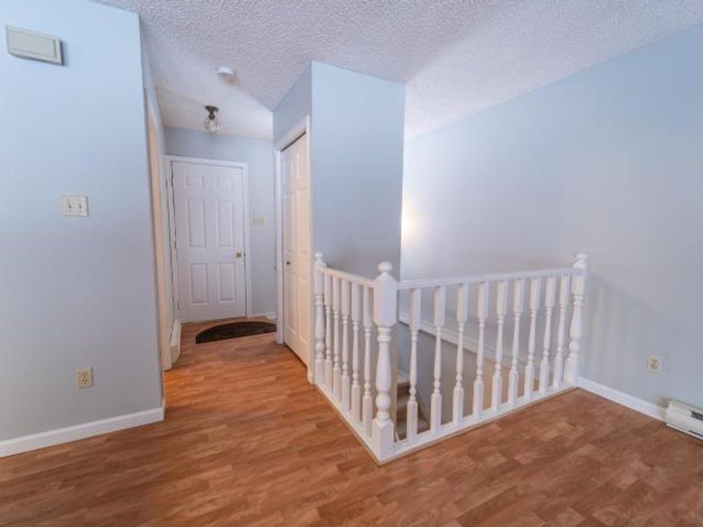 listing image 16511822320954400632