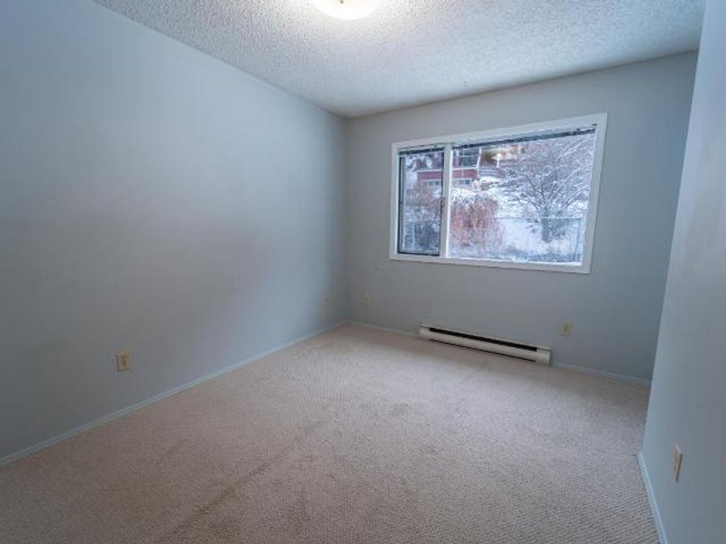 listing image 16517614152833746428