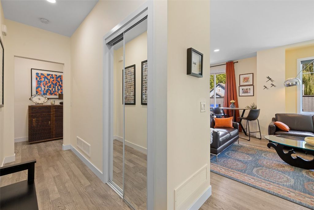 listing image 16512769887081603893