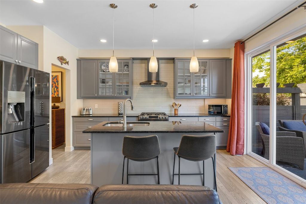 listing image 16516266126781001777