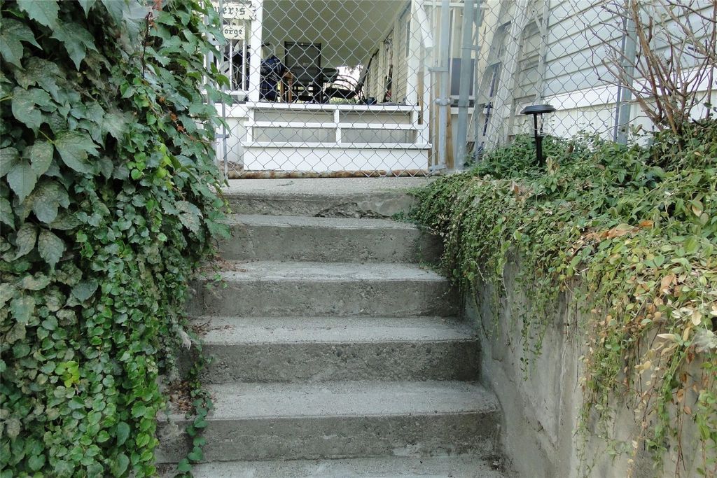 listing image 16513060259531256231