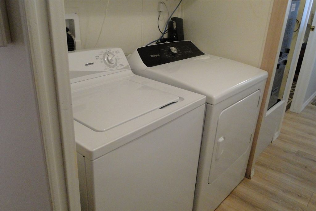 listing image 16513862406500407626