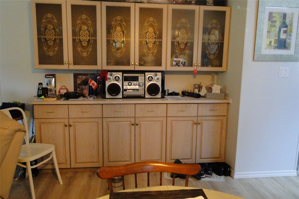 listing image 16519172774625380976