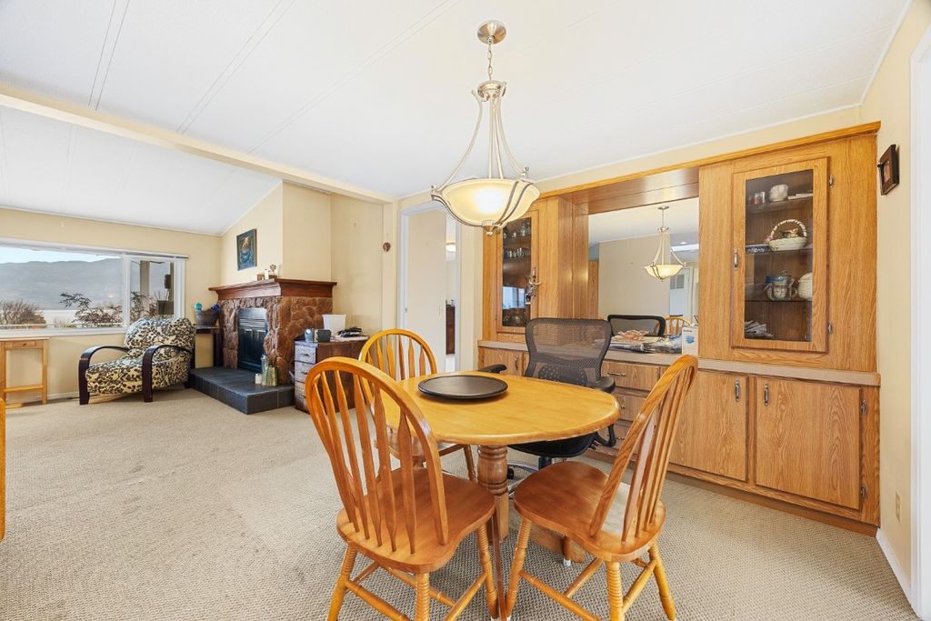 listing image 16517600205506683745