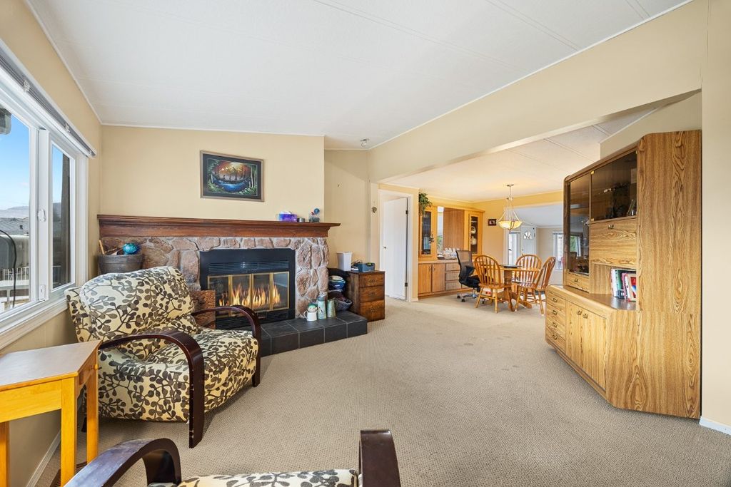 listing image 16517059652252371423