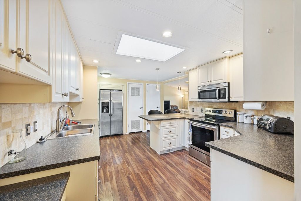 listing image 16511905385859915961