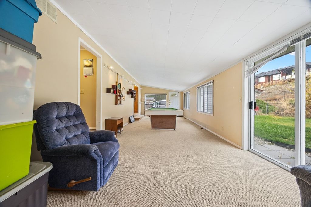 listing image 16517349579500180429