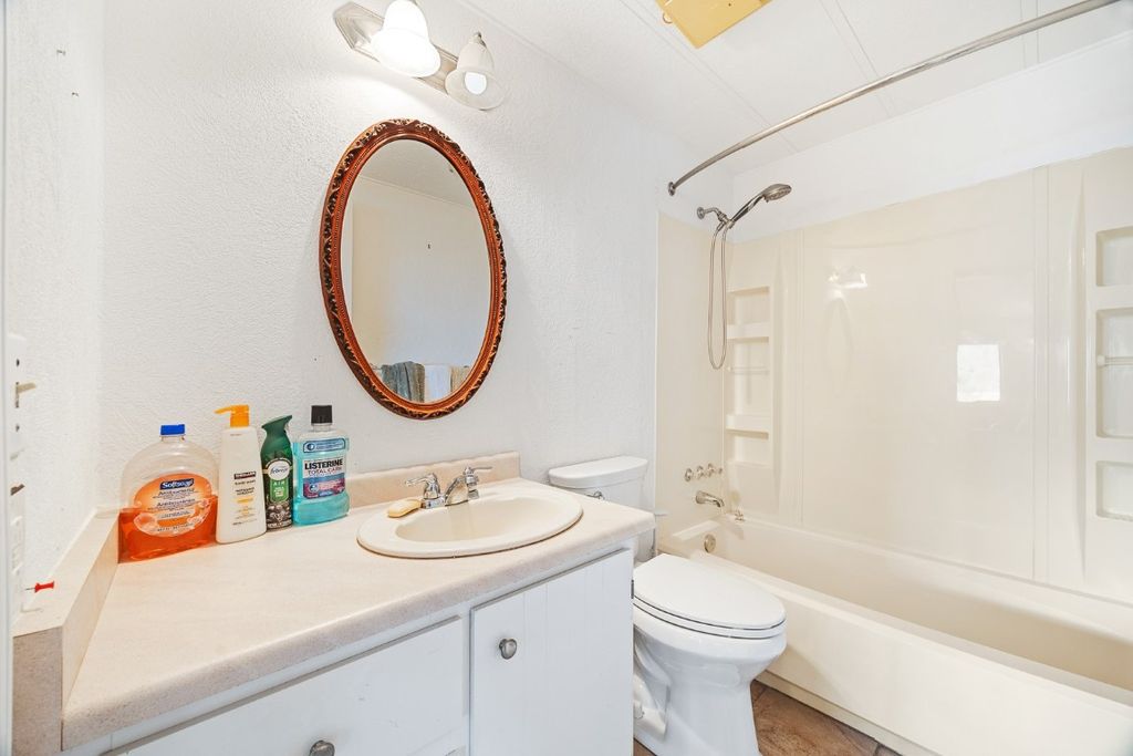 listing image 16519110916340712090