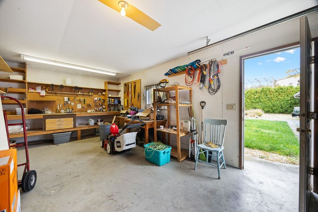 listing image 16511930373242469122