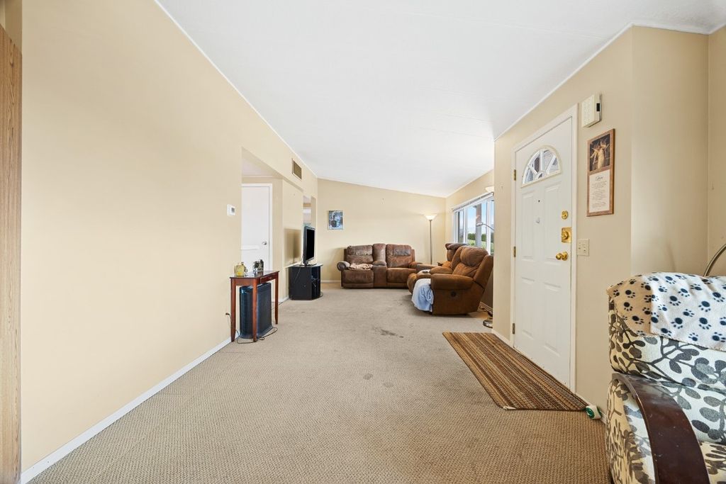 listing image 16519160358745009297