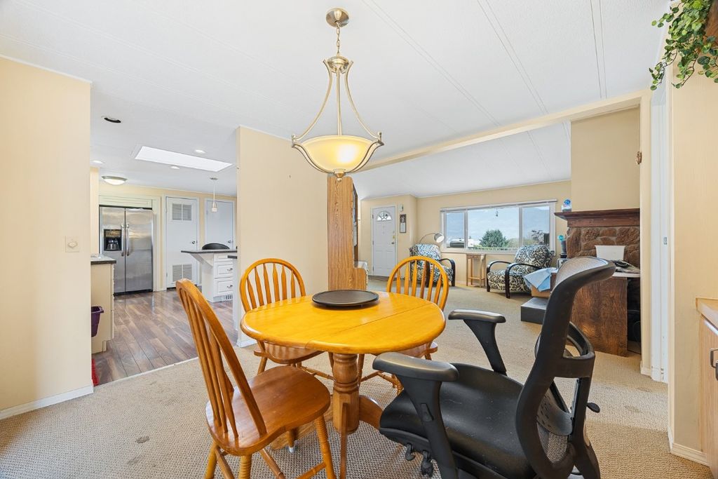 listing image 16519135058563341377