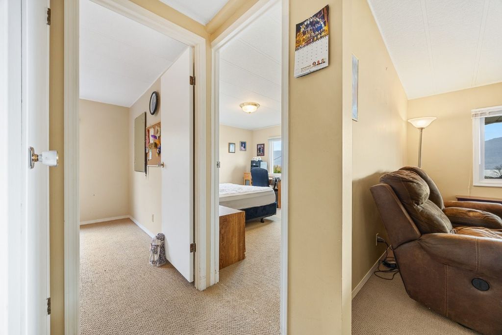 listing image 16518362354982837522