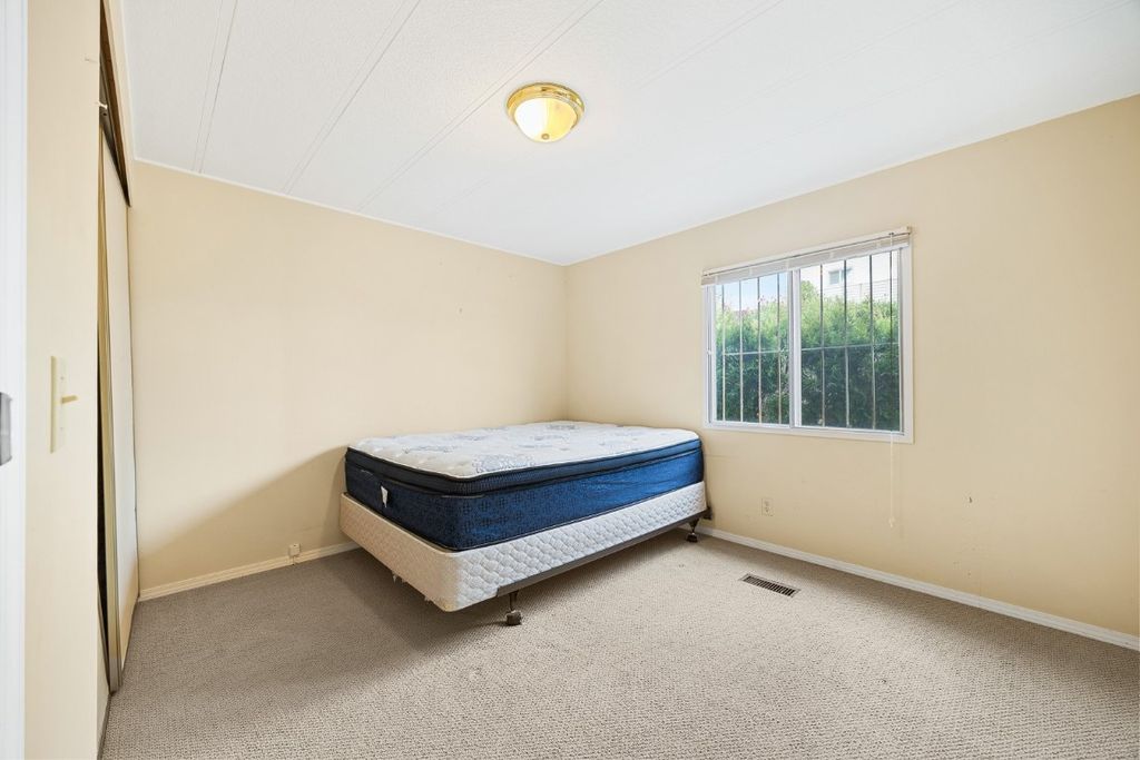 listing image 16515444328526796943