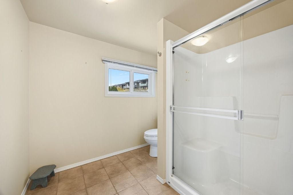 listing image 16510745757755084464