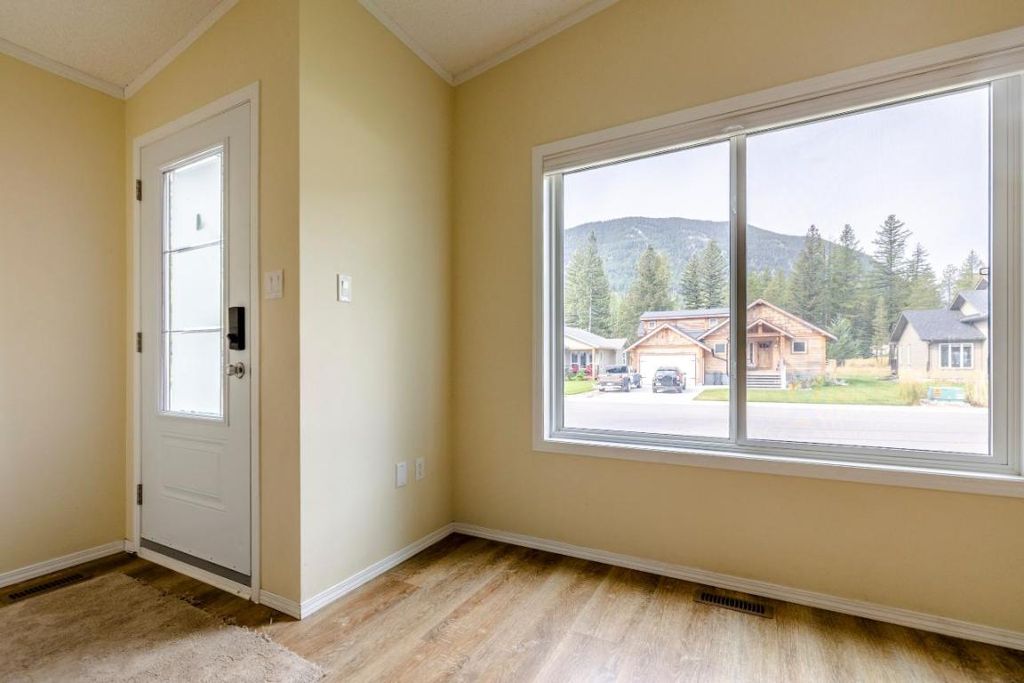 listing image 16519680836074258010