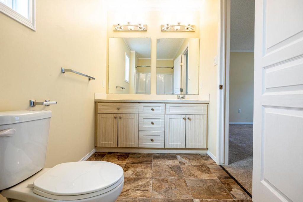 listing image 16518559159577470768