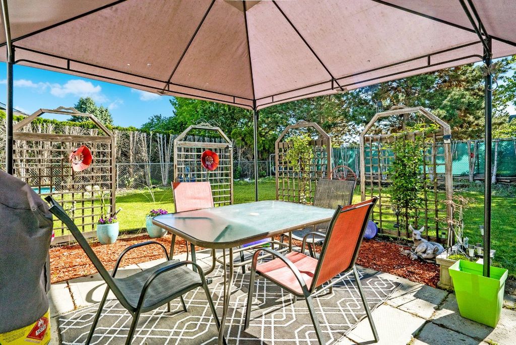 listing image 16514906926643756190