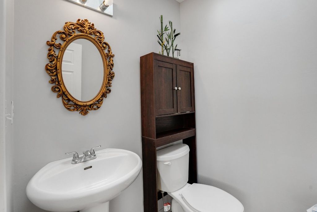 listing image 16517259910995833619