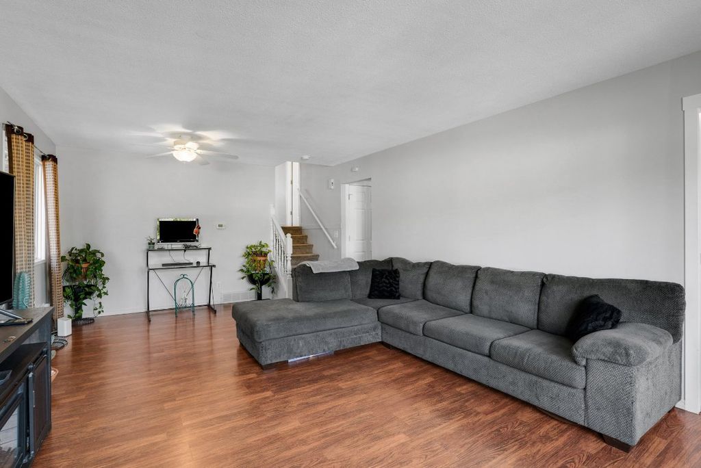 listing image 16517698231307838149